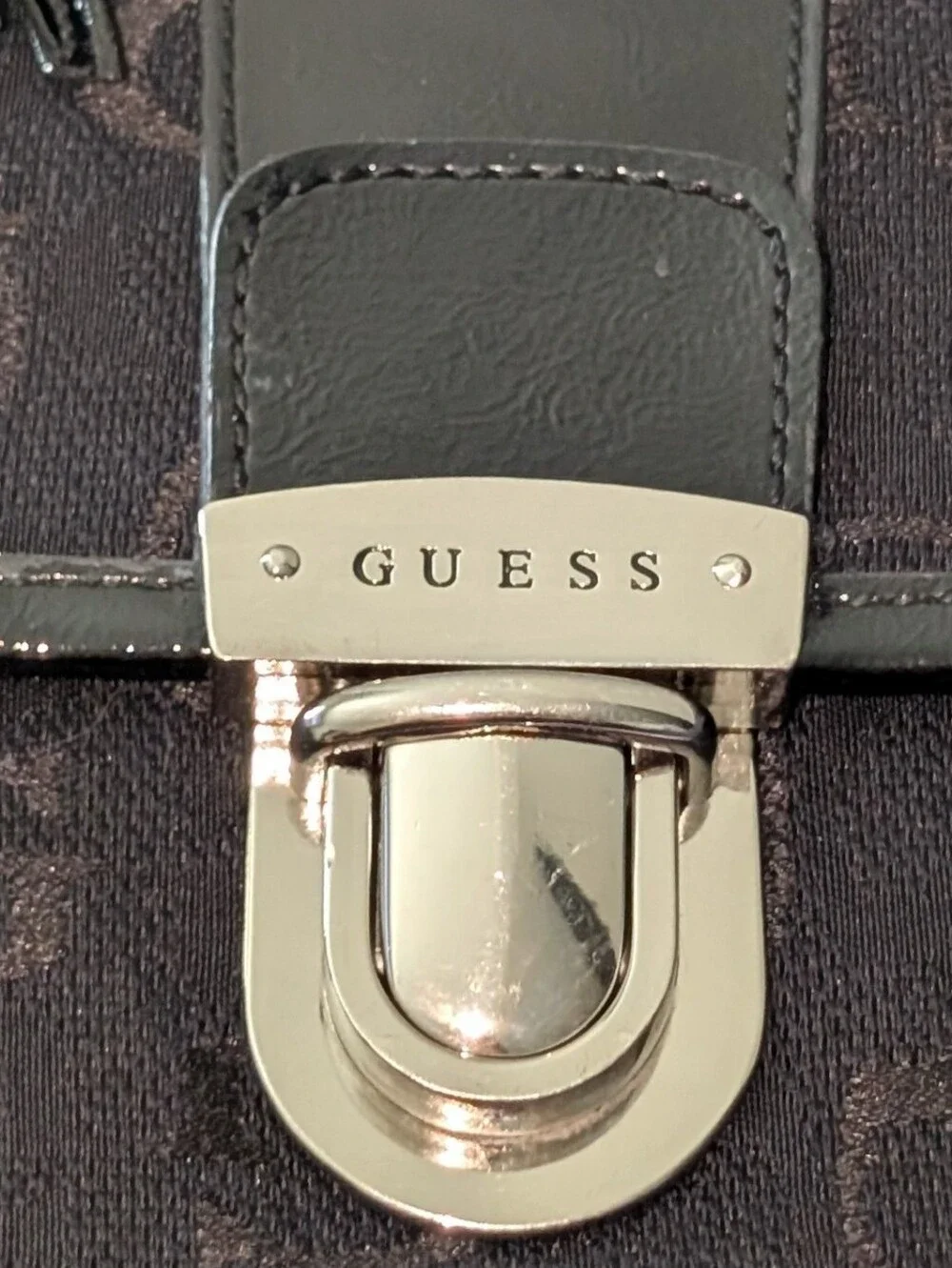 Vintage Unisex Y2K Guess Textured Monogram Messenger Blck Logo Shoulder Bag Rare